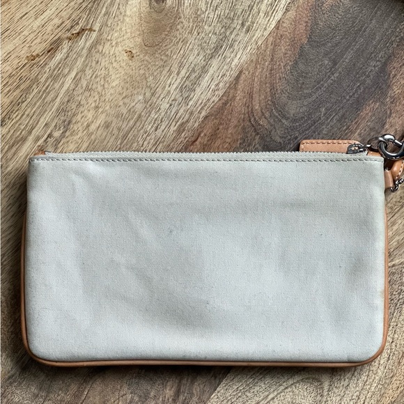 Coach SoHo Hampton Wristlet in Beige Canvas EUC - Picture 5 of 12